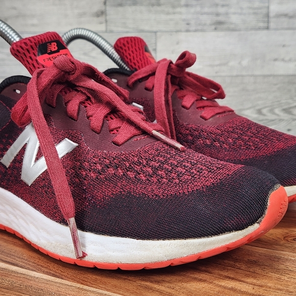 New Balance Womens Size 6 Fresh Foam Arishi V3 Red Running Shoes Boys Size 4.5 - Picture 2 of 16